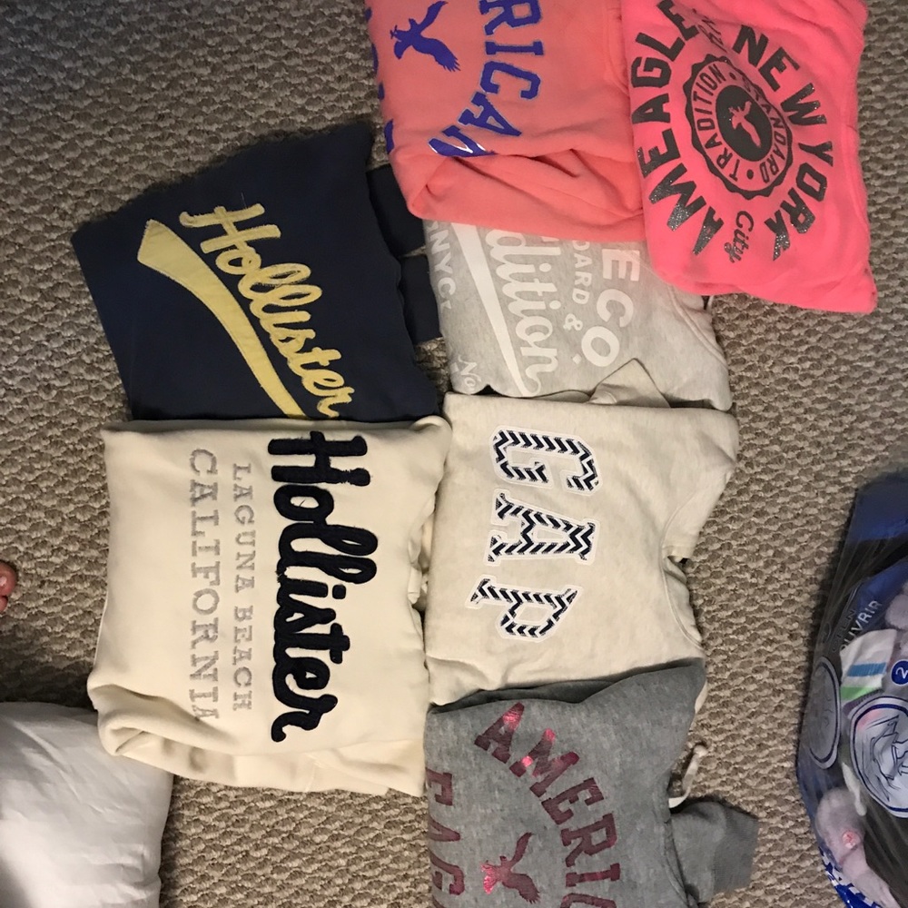 Women’s sweatshirts